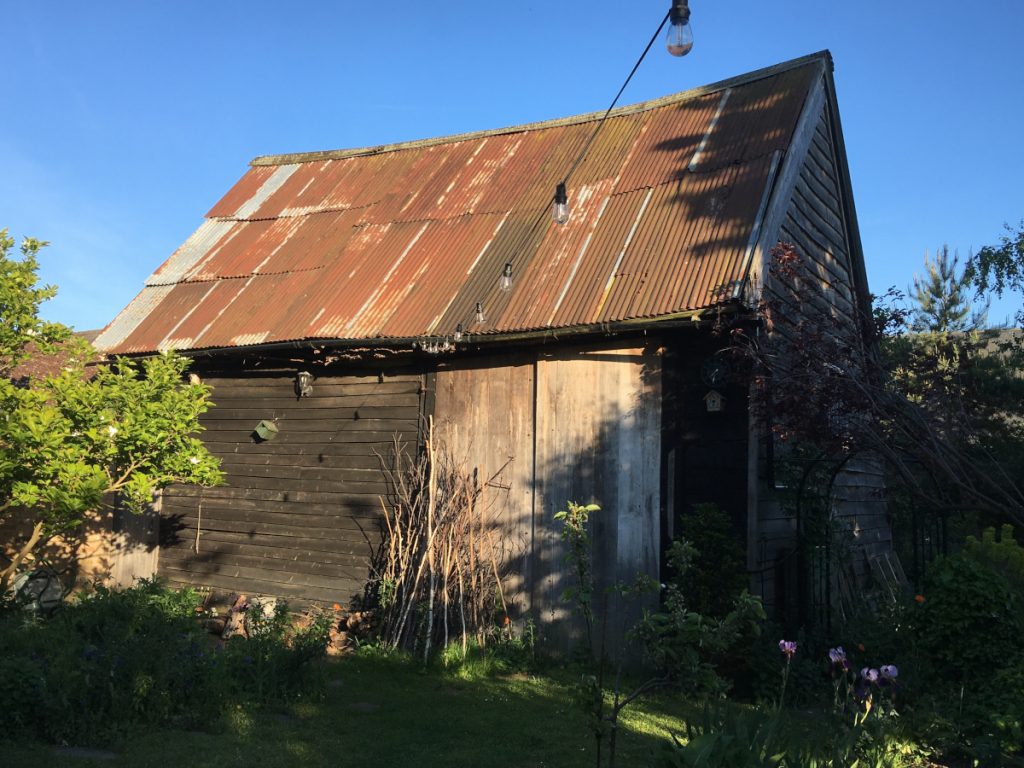 An image of an unconverted barn